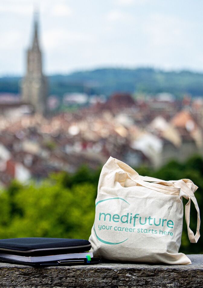 <p>medifuture ist der Kongress für junge Assistenzärztinnen und –ärzte sowie fortgeschrittene Medizinstudierende. Informieren Sie sich während des Anlasses über verschiedene Karrieremöglichkeiten.</p>